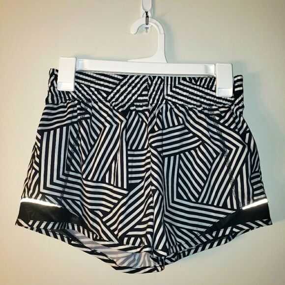 CHAMPION ATHLETIC SHORTS SIZE XL YOUTH BLACK AND WHITE GEO PRINT - Picture 1 of 5